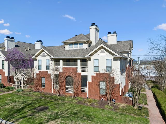 939 Russell St Apt 16, Nashville, TN 37206