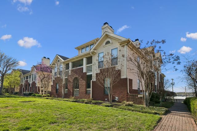 939 Russell St Apt 16, Nashville, TN 37206