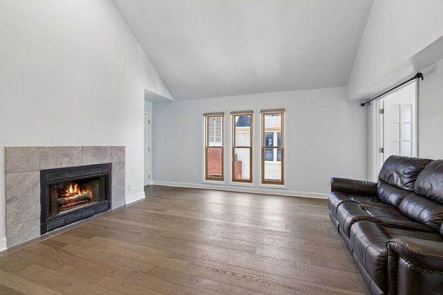 939 Russell St Apt 16, Nashville, TN 37206