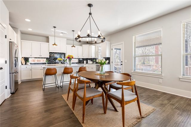 2802 SW Nottingham Avenue, Bentonville, AR 72713