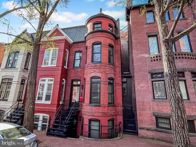 1538 SWANN ST NW, Washington, DC 20009