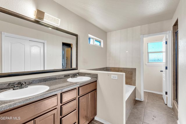 14316 Woods Point Avenue, El Paso, TX 79938