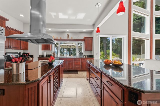 10823 Seaview Drive, Anderson Island, WA 98303