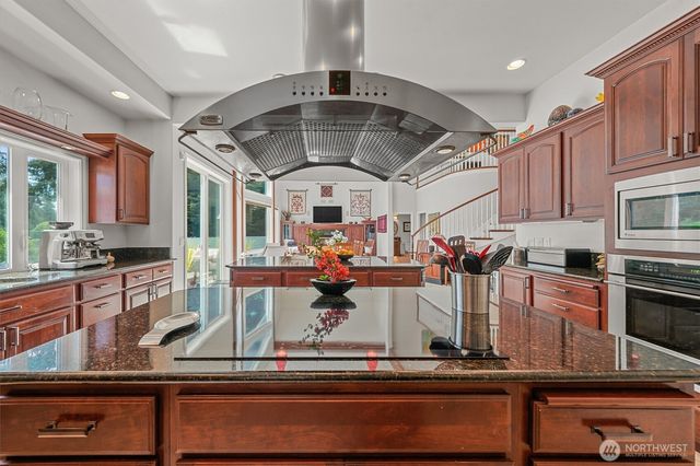 10823 Seaview Drive, Anderson Island, WA 98303