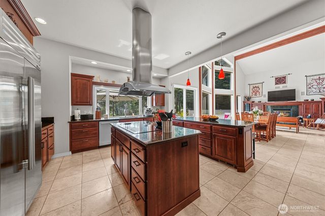 10823 Seaview Drive, Anderson Island, WA 98303