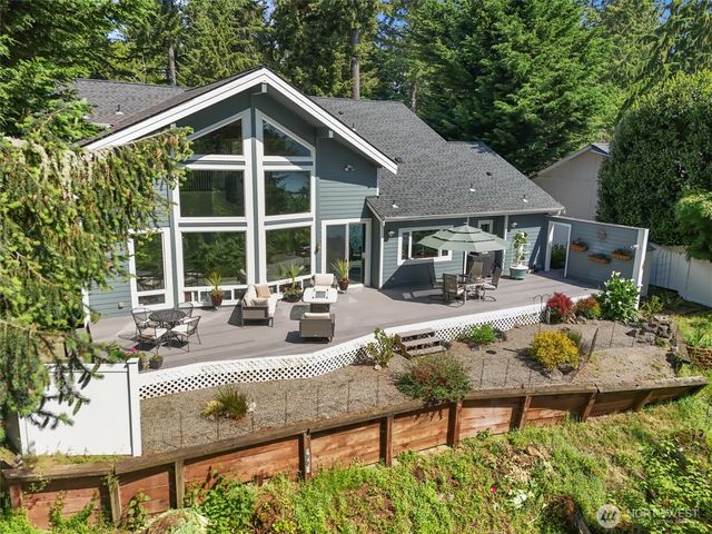 10823 Seaview Drive, Anderson Island, WA 98303