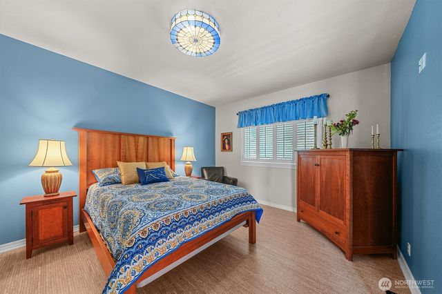 10823 Seaview Drive, Anderson Island, WA 98303