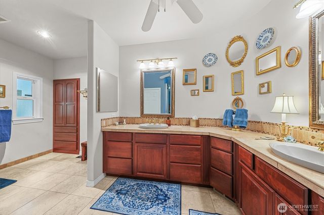 10823 Seaview Drive, Anderson Island, WA 98303