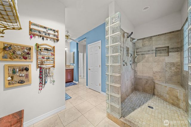 10823 Seaview Drive, Anderson Island, WA 98303