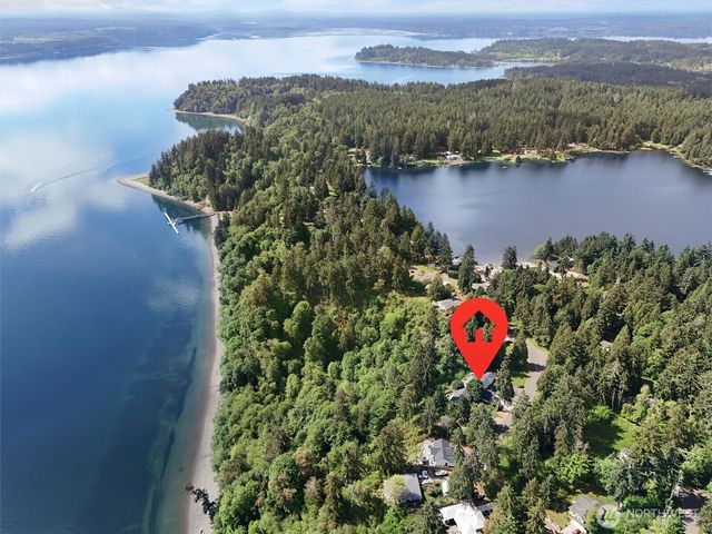 10823 Seaview Drive, Anderson Island, WA 98303