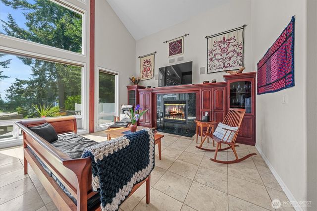 10823 Seaview Drive, Anderson Island, WA 98303