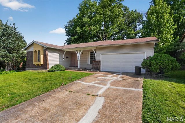 5129 Longhorn Trail, Florissant, MO 63033