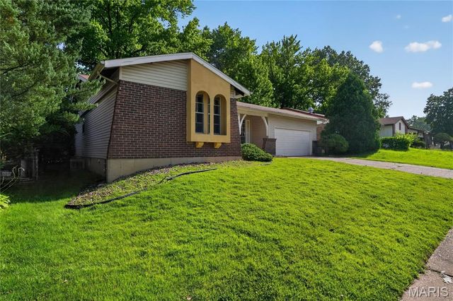 5129 Longhorn Trail, Florissant, MO 63033