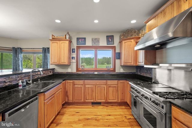 9351 MACKENZIE MEADOW CT, Nokesville, VA 20181