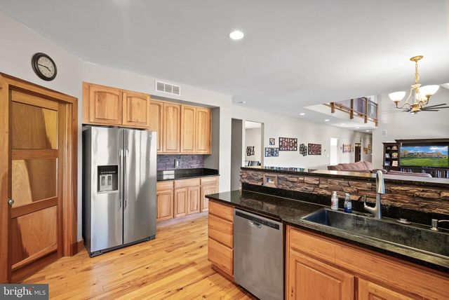 9351 MACKENZIE MEADOW CT, Nokesville, VA 20181