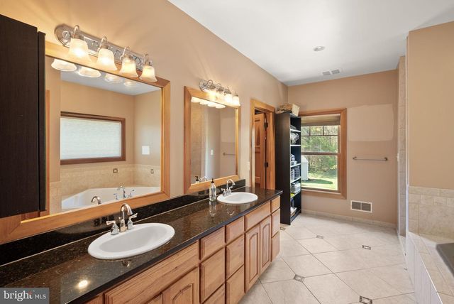 9351 MACKENZIE MEADOW CT, Nokesville, VA 20181