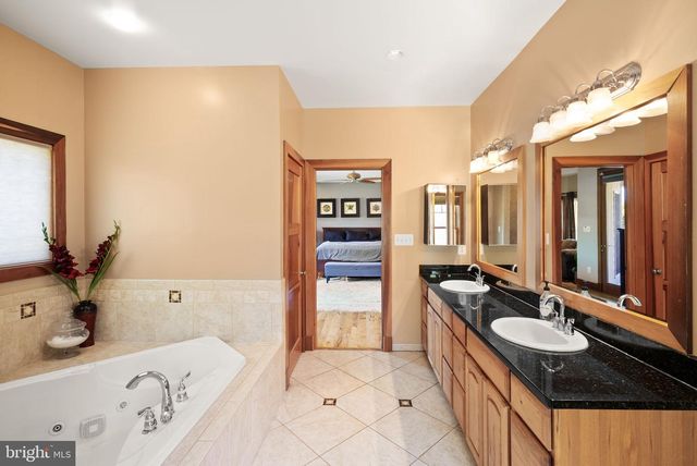 9351 MACKENZIE MEADOW CT, Nokesville, VA 20181