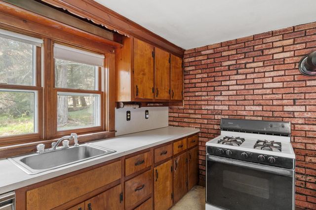 94 Amherst Road, Merrimack, NH 03054