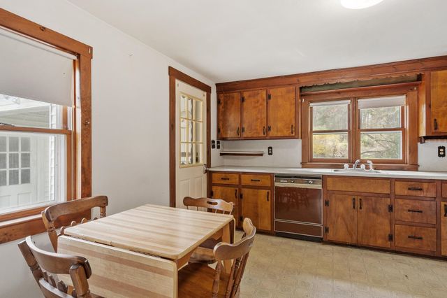 94 Amherst Road, Merrimack, NH 03054
