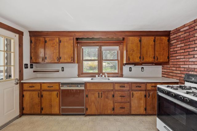 94 Amherst Road, Merrimack, NH 03054