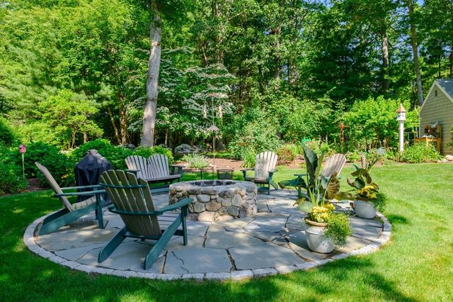 86 Telegraph Hill Road, Marshfield, MA 02050