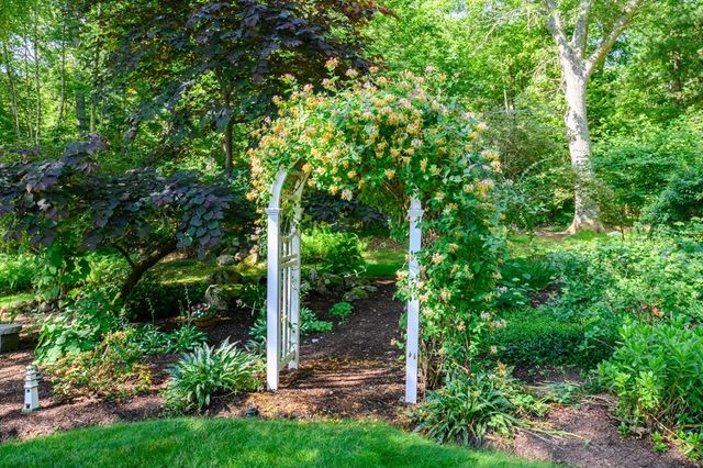 86 Telegraph Hill Road, Marshfield, MA 02050