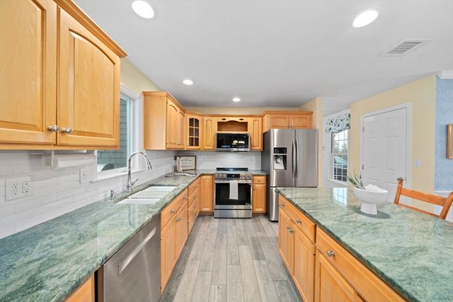 86 Telegraph Hill Road, Marshfield, MA 02050