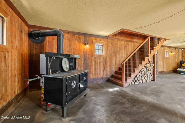 7308 E Greyridge Rd, Athol, ID 83801