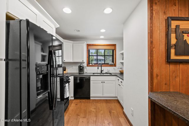 7308 E Greyridge Rd, Athol, ID 83801