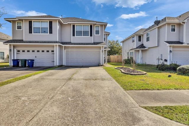 483 Folk Crest Lane, Dickinson, TX 77539