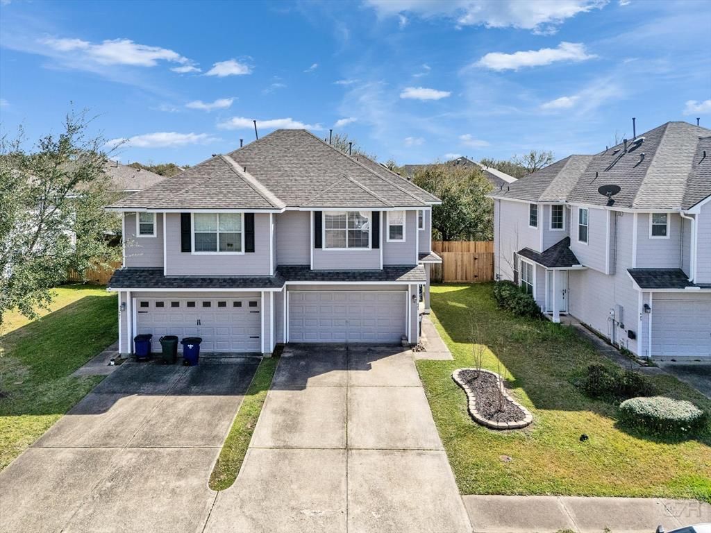 483 Folk Crest Lane, Dickinson, TX 77539