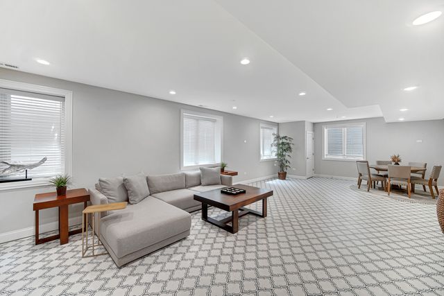 5622 Belmont Road, Downers Grove, IL 60516