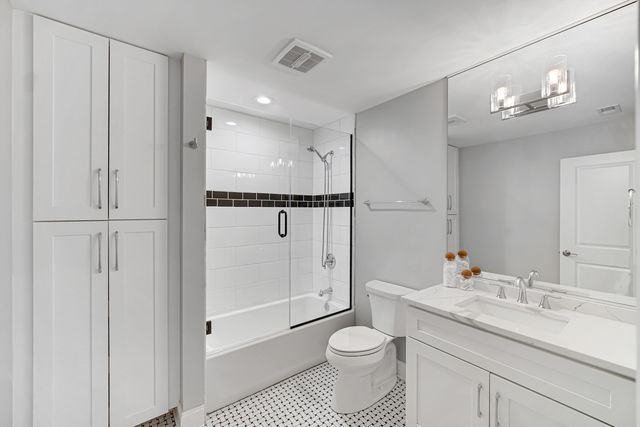 5622 Belmont Road, Downers Grove, IL 60516