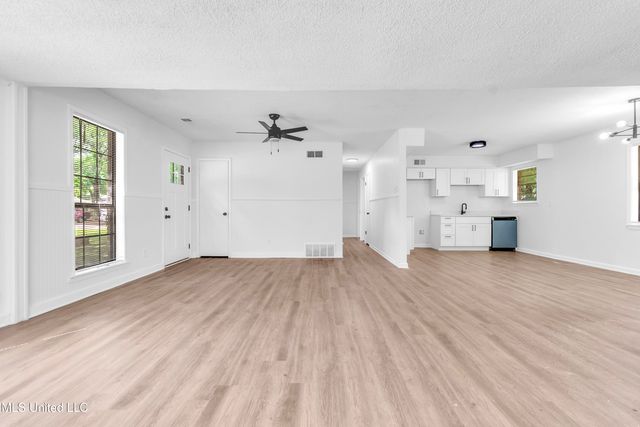 2919 Normandy Drive, Horn Lake, MS 38637