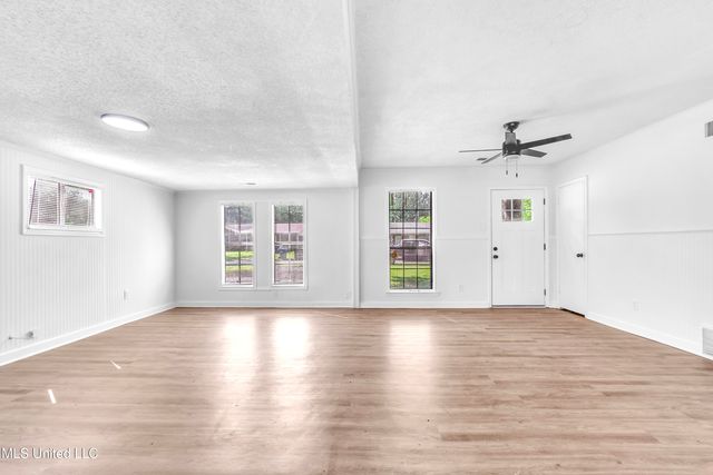 2919 Normandy Drive, Horn Lake, MS 38637