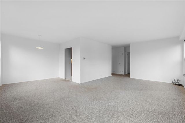 2970 N Lake Shore Drive 6F, Chicago, IL 60657