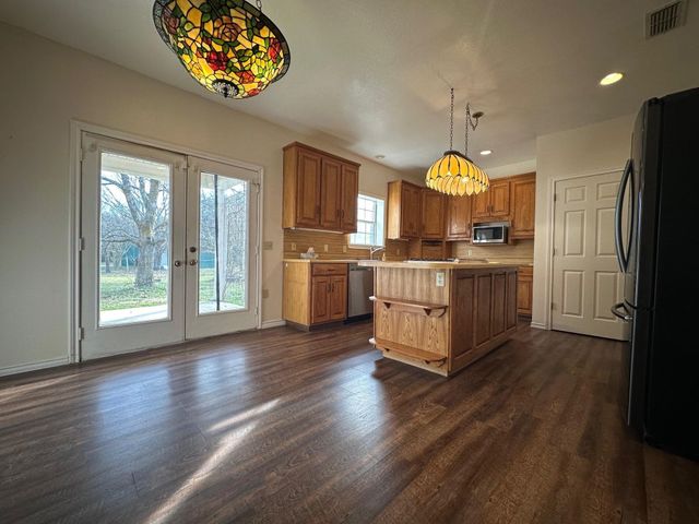 8099 W Interstate Highway 30, Cumby, TX 75433
