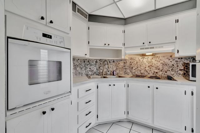 2161 NE 42nd Court, Lighthouse Point, FL 33064