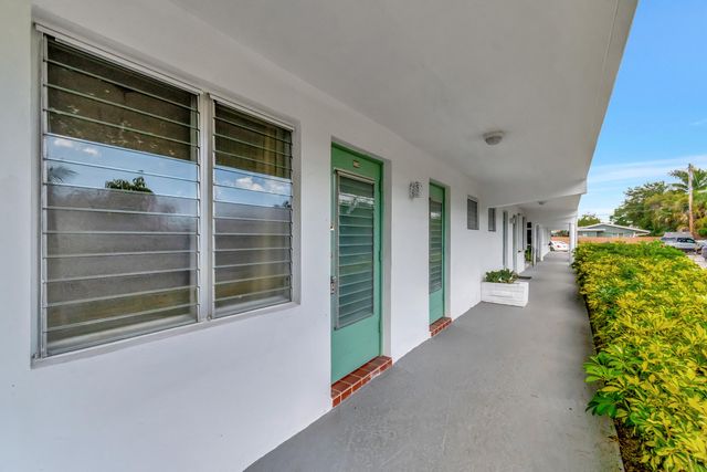 2161 NE 42nd Court, Lighthouse Point, FL 33064