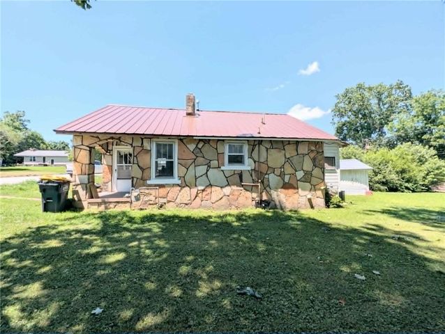 903 N Chestnut Street, Harrison, AR 72601