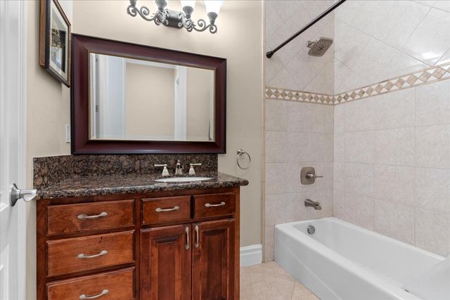 9570 S Canyon Ct, Orangevale, CA 95662