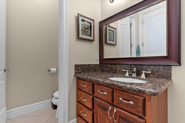 9570 S Canyon Ct, Orangevale, CA 95662