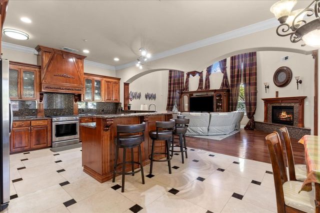 9570 S Canyon Ct, Orangevale, CA 95662