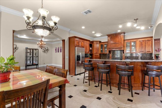 9570 S Canyon Ct, Orangevale, CA 95662