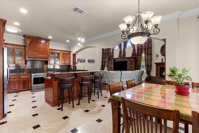 9570 S Canyon Ct, Orangevale, CA 95662