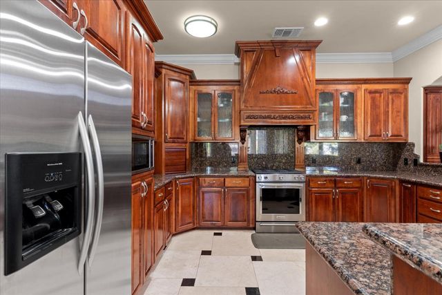 9570 S Canyon Ct, Orangevale, CA 95662