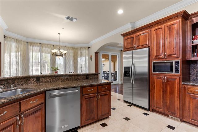 9570 S Canyon Ct, Orangevale, CA 95662