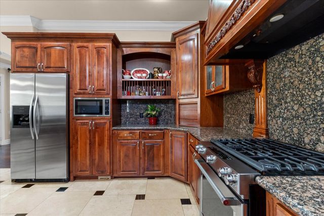 9570 S Canyon Ct, Orangevale, CA 95662