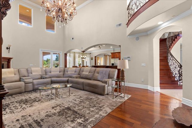 9570 S Canyon Ct, Orangevale, CA 95662