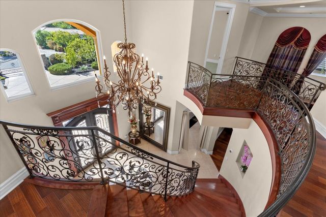 9570 S Canyon Ct, Orangevale, CA 95662